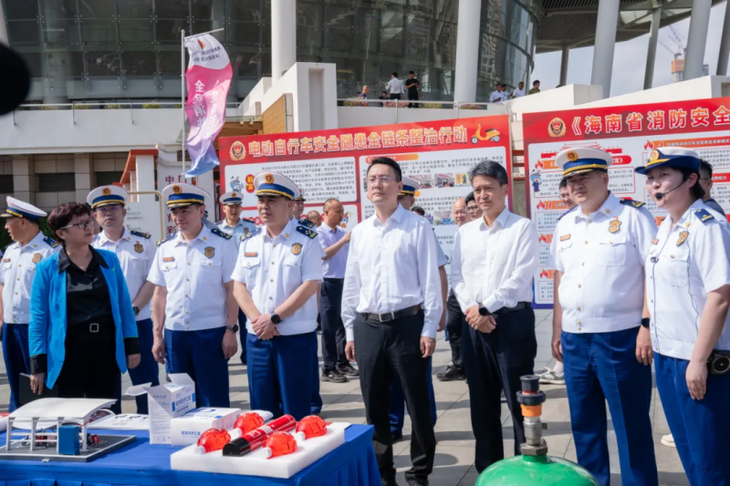 国富科技亮相海南消防宣传月示范演练  ——upa灭火系统开创锂电安全新标杆(图4)