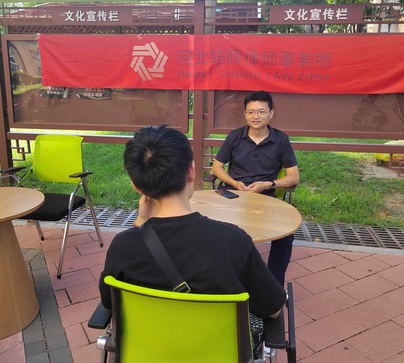 石家庄市裕华区裕翔街道仓丰路社区 开展“法律服务进社区，青年人才零距离”主题活动(图2)