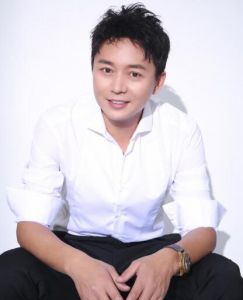 刘奕君