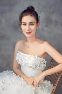 卢靖姗