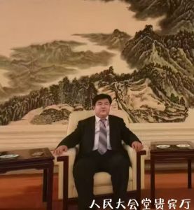 杨华英