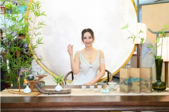 六福珠宝全新「宋韵传家」快闪店开幕,高海宁演绎国风之美(图6) image.png
