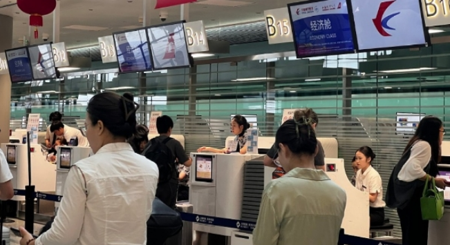 日均航班量创新高!东航2.1万余航班承运300余万国庆长假旅客(图3) image.png