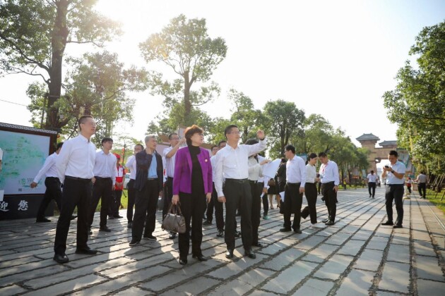 擦亮“国际长寿养生基地”金招牌!广东·遂溪“九九重阳百岁节”,启动!(图6) 擦亮“国际长寿养生基地”金招牌!广东·遂溪“九九重阳百岁节”,启动!(图6)