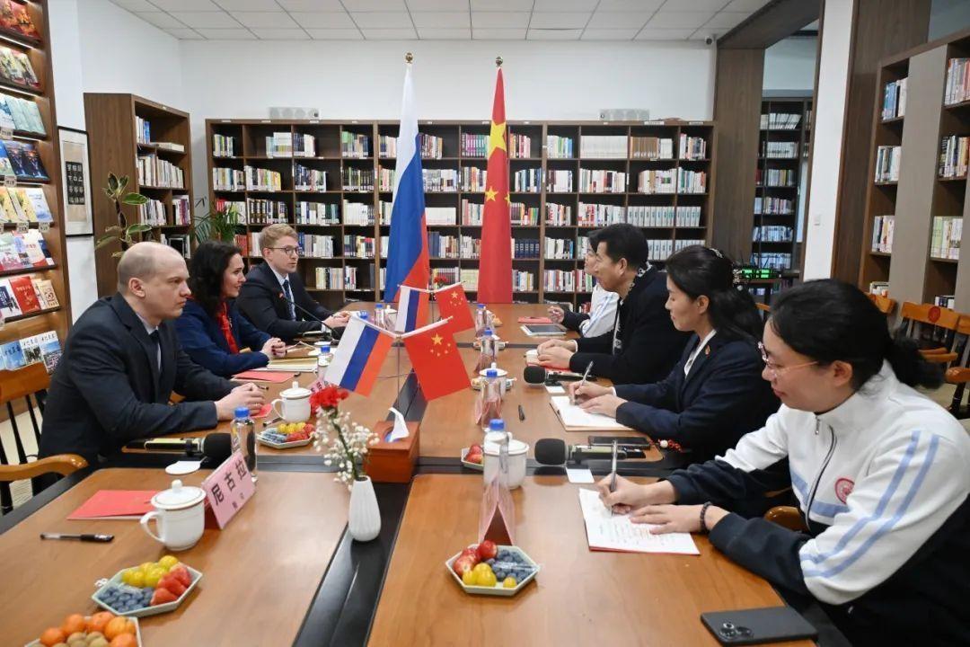 中俄友谊之花绽放 俄罗斯驻沈阳总领事访问太阳谷华夏学校
(图11)