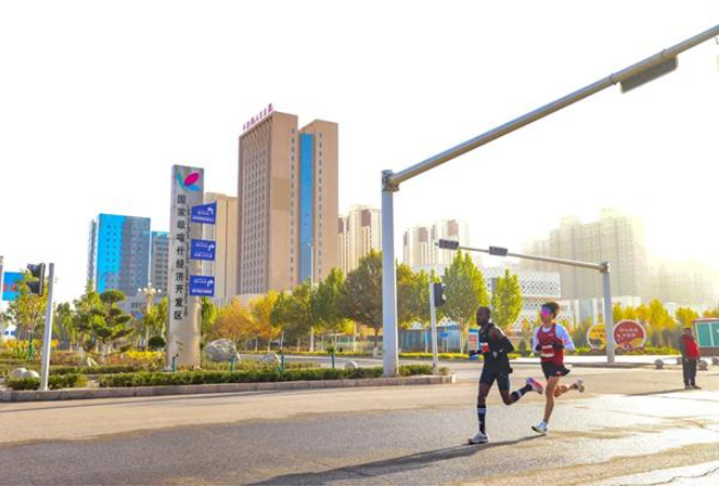 2024喀什马拉松新闻发布会如期举行!报名通道已开启!(图10) image.png